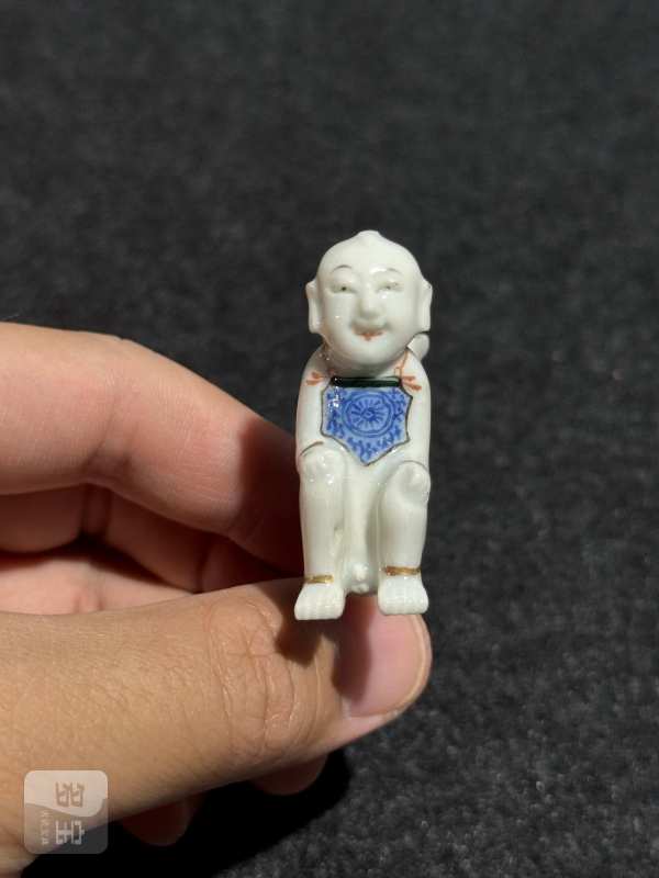 清乾隆 粉彩四喜童子把玩件 - 图4